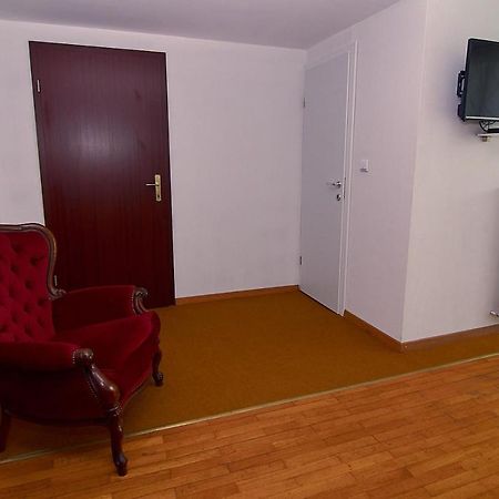 Emona Apartments Ljubljana Bagian luar foto